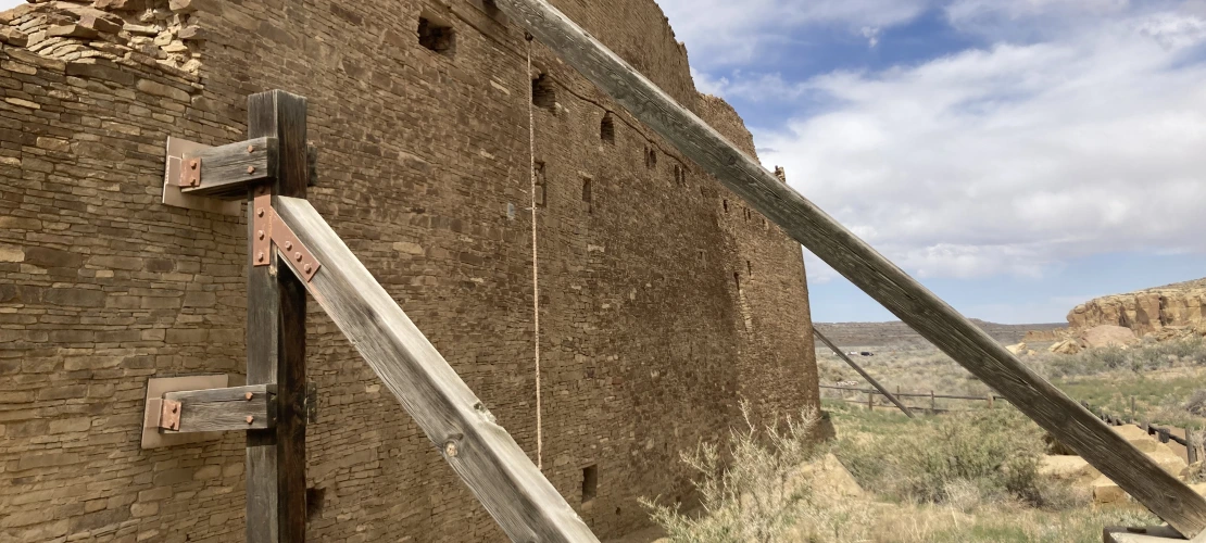 Supports against the back wall of Pueblo Bonito.